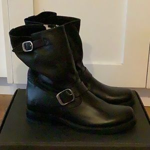 Frye Veronica Short Black Boot size 8.5